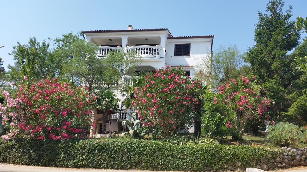 Guest House Villa Marlis Malinska Exterior foto