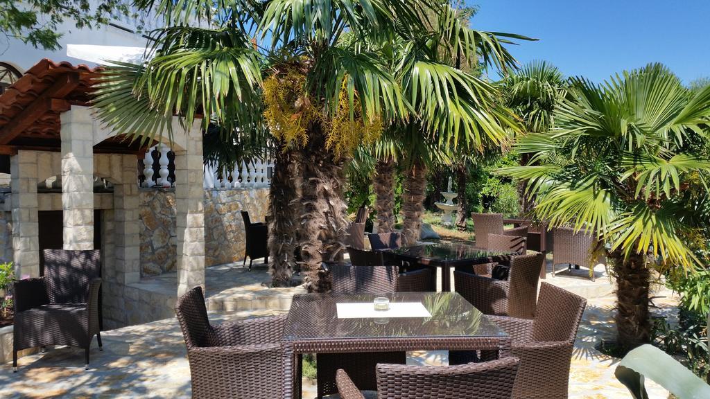 Guest House Villa Marlis Malinska Exterior foto